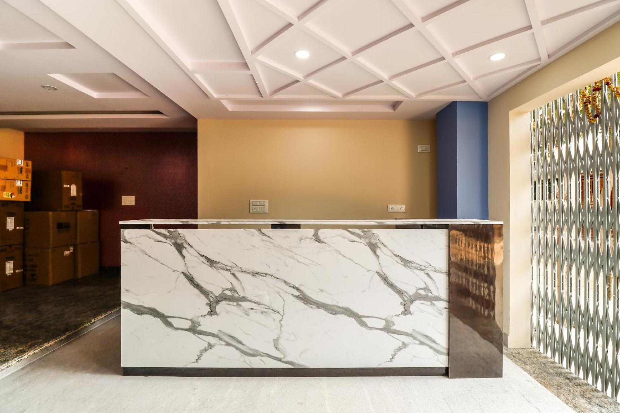Capital O N R Residency Hotel Yelahanka Luaran gambar