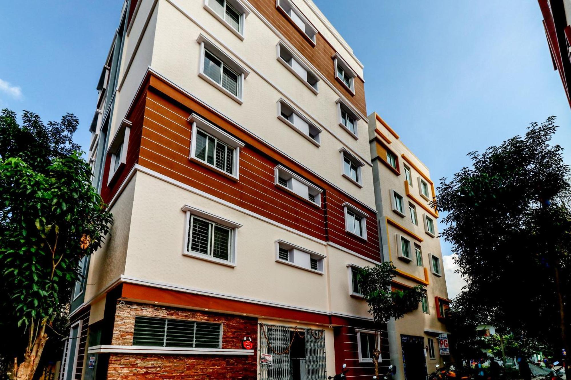 Capital O N R Residency Hotel Yelahanka Luaran gambar