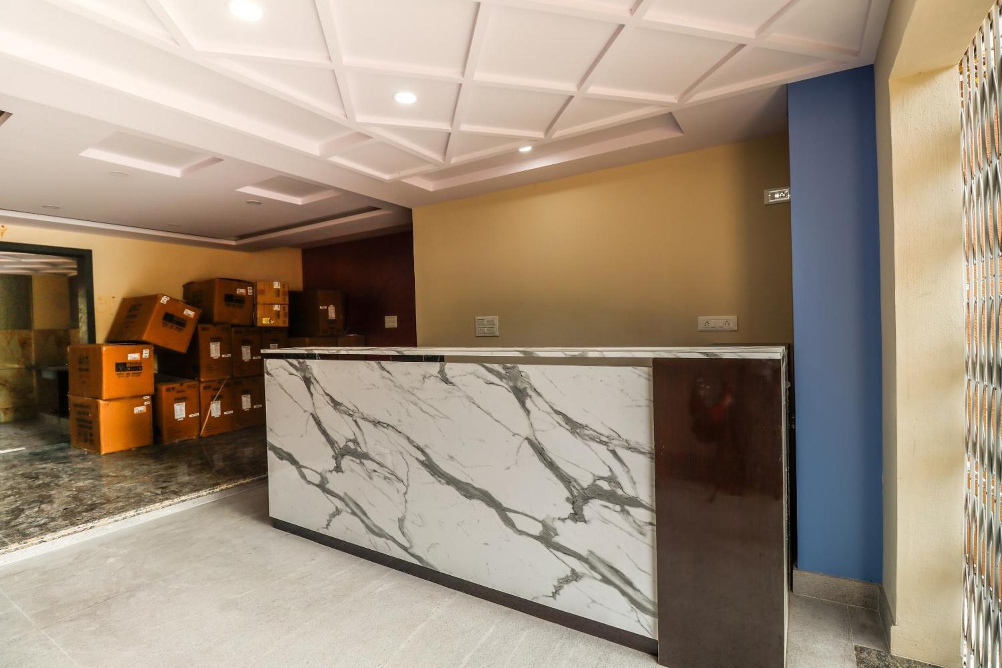 Capital O N R Residency Hotel Yelahanka Luaran gambar