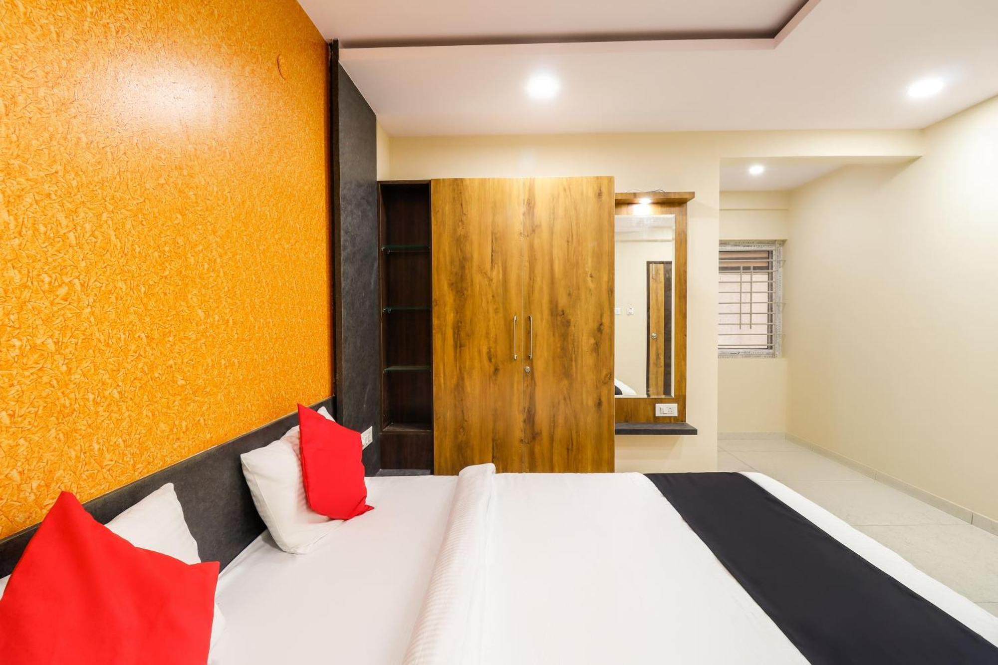 Capital O N R Residency Hotel Yelahanka Luaran gambar