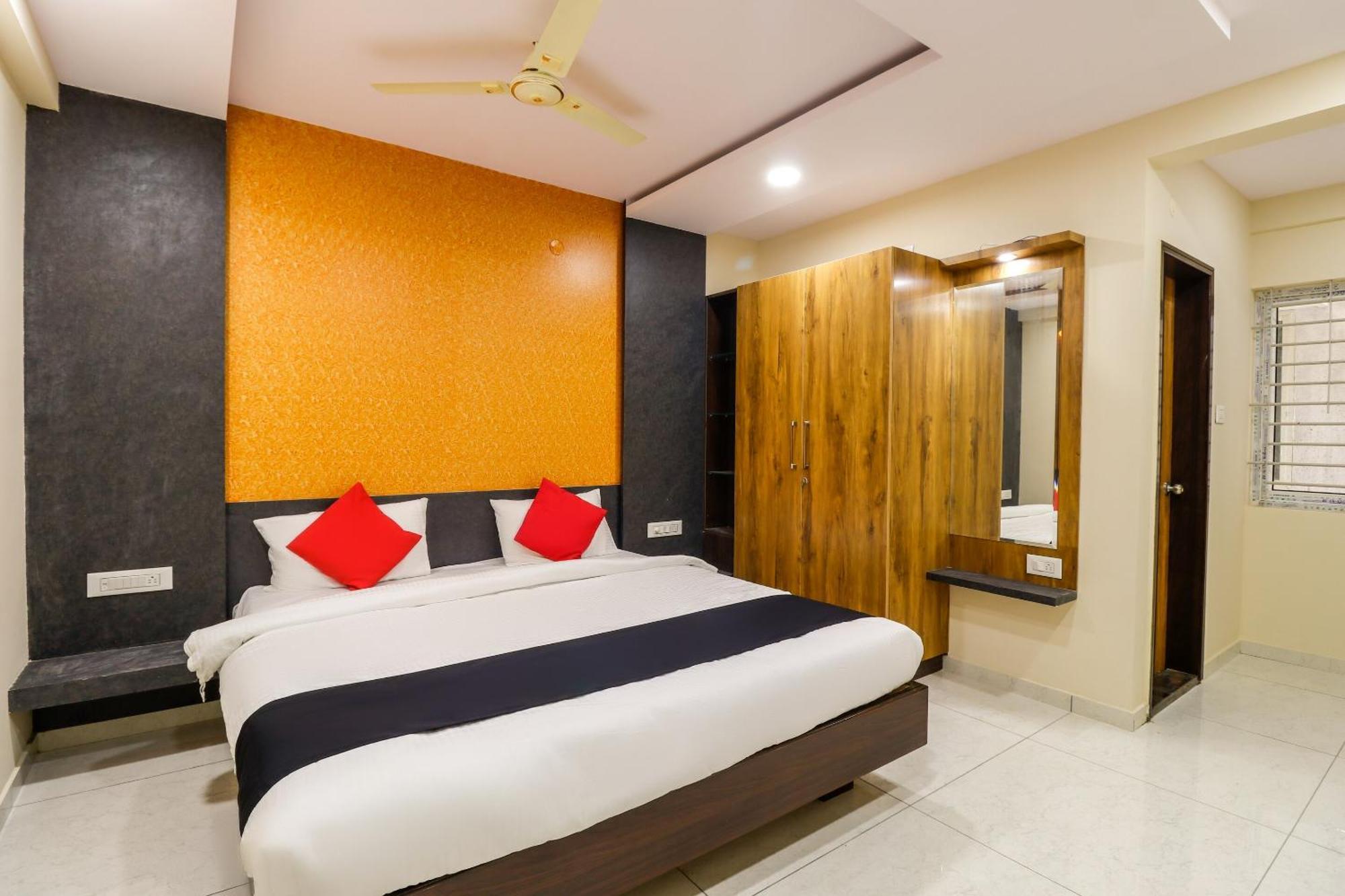 Capital O N R Residency Hotel Yelahanka Luaran gambar